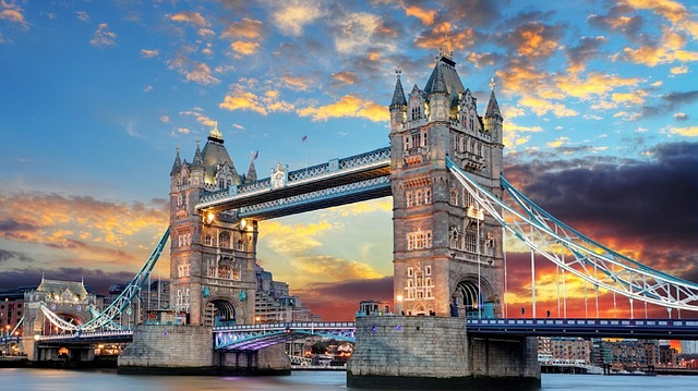 tower bridge thames river