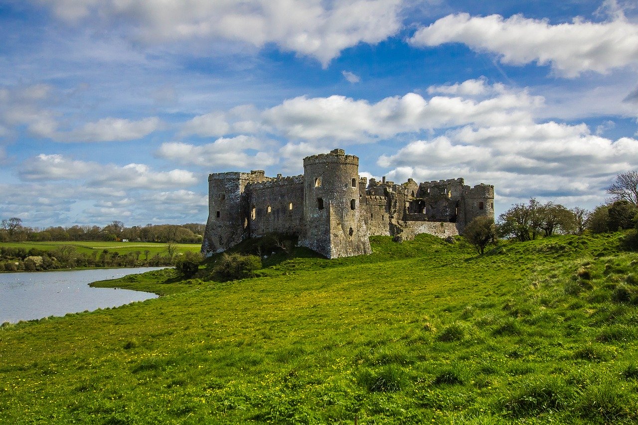 carew castle building monument